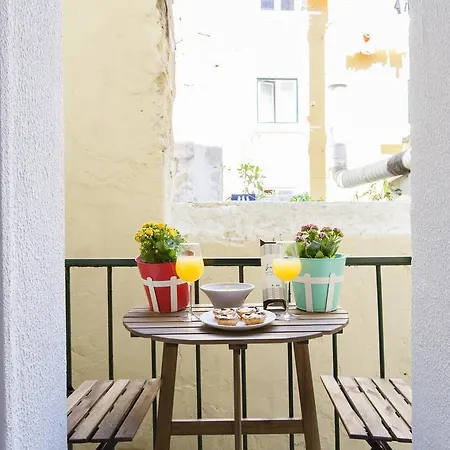 Rosa Chiado Design Apart