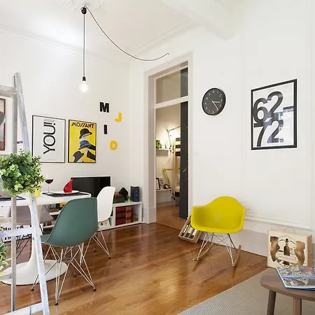 Rosa Chiado Design Apart