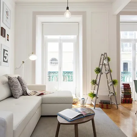 Rosa Chiado Design Apart